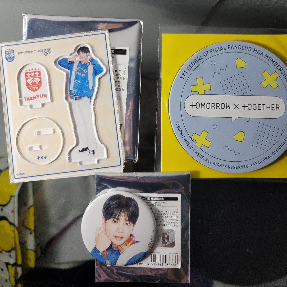 TXT Cafe Taehyun acrylic stand and badge kpop